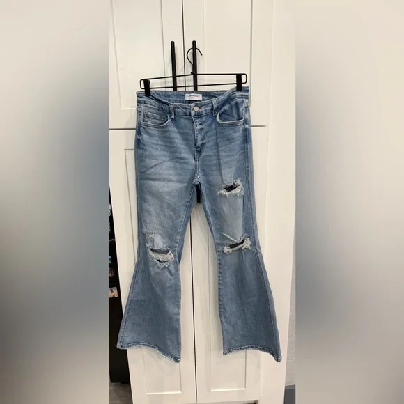 Flying Monkey - Mid-Rise Flare Stretch Jean - 31/32 - Picture 7 of 9